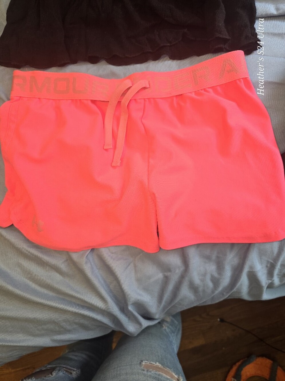 Under Armour Heatgear, Girls Neon Pink Shorts